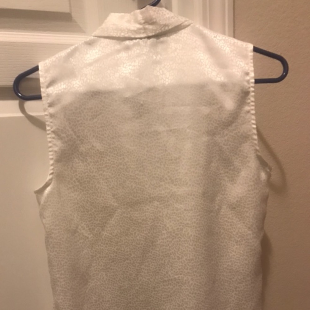 Stitch Fix Sadi Printed Split Neck Blouse - Picture 5 of 5